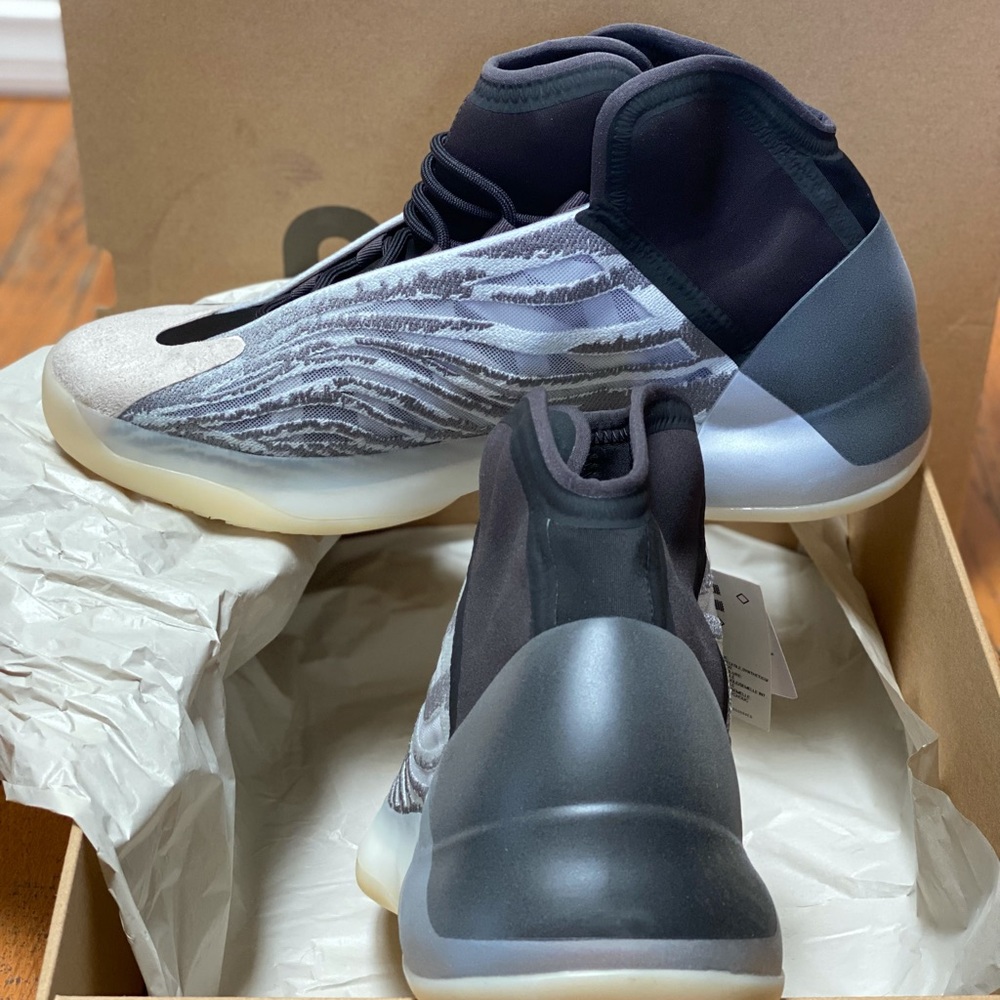LIMITED RARE - NWT- YEEZY QNTM BSKTBL  SIZE 14
